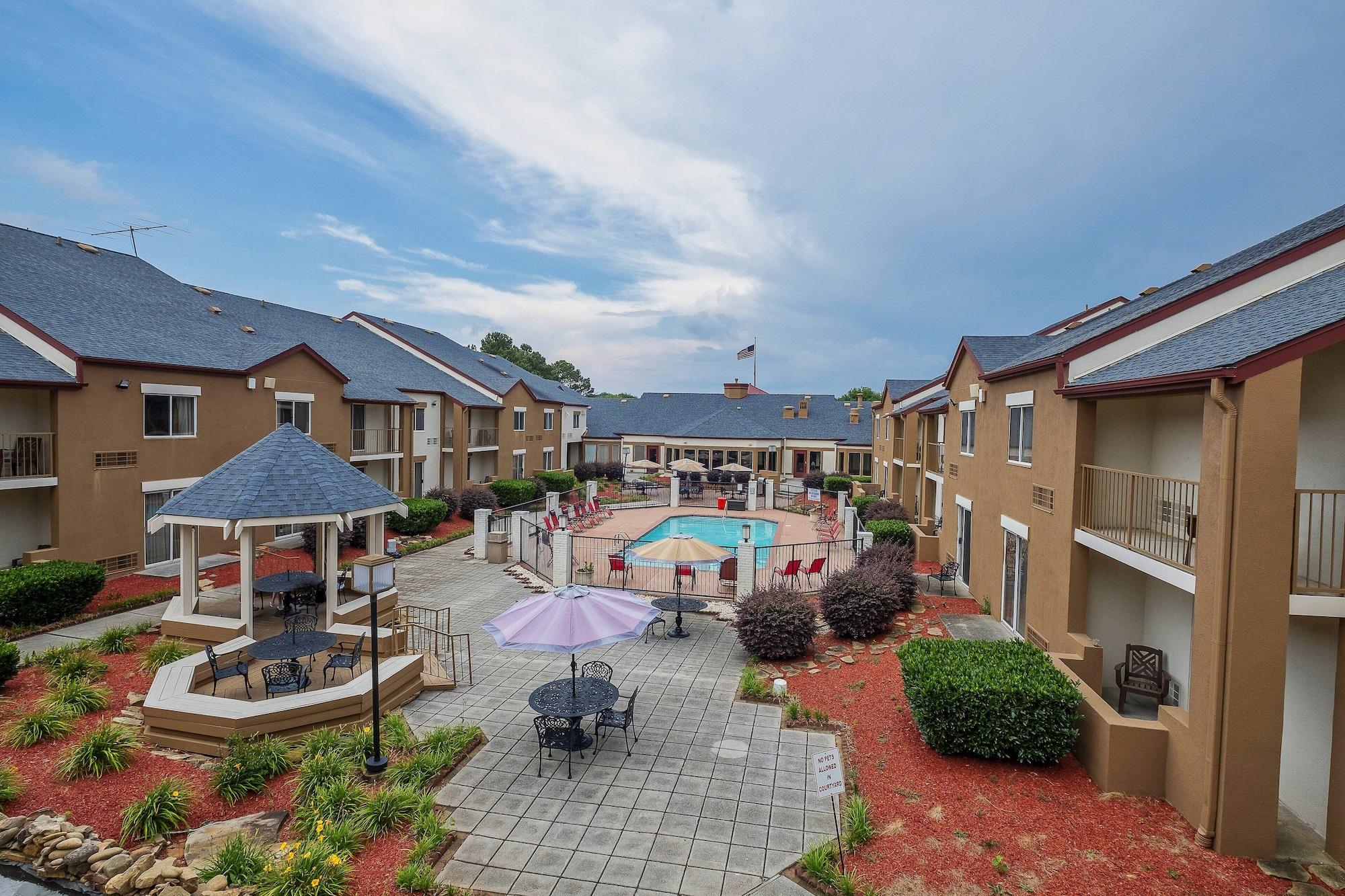 Red Roof Inn Plus+ & Suites Knoxville West - Cedar Bluff Екстер'єр фото