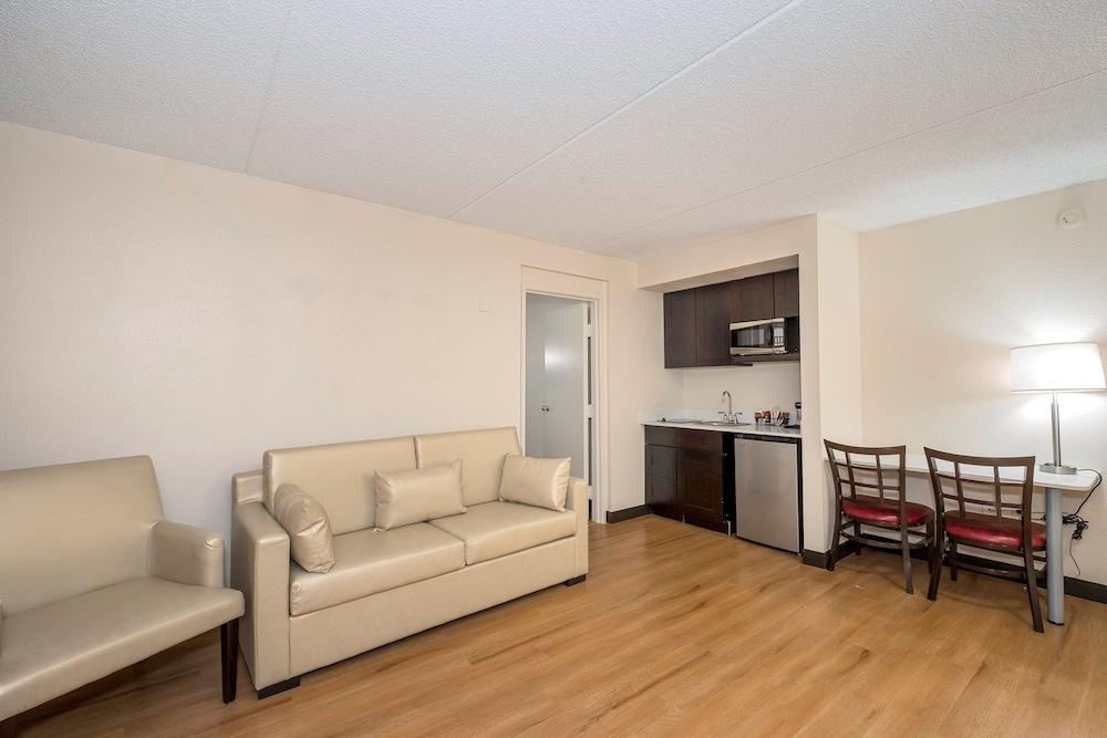 Red Roof Inn Plus+ & Suites Knoxville West - Cedar Bluff Екстер'єр фото