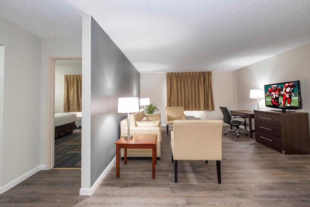 Red Roof Inn Plus+ & Suites Knoxville West - Cedar Bluff Екстер'єр фото