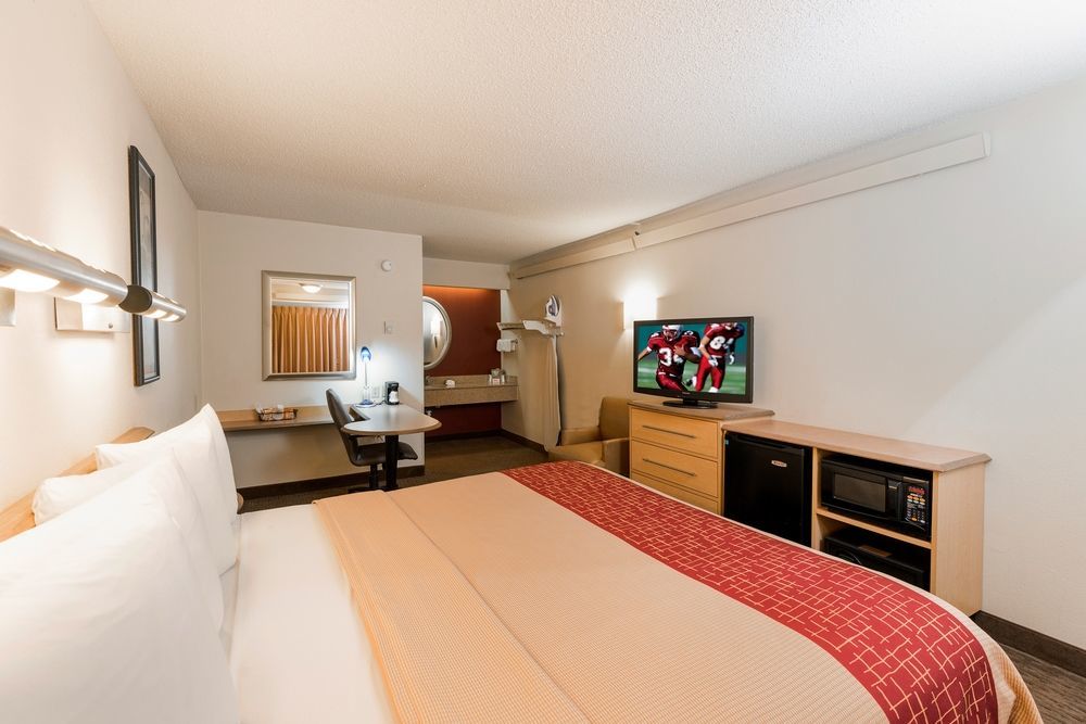 Red Roof Inn Plus+ & Suites Knoxville West - Cedar Bluff Екстер'єр фото